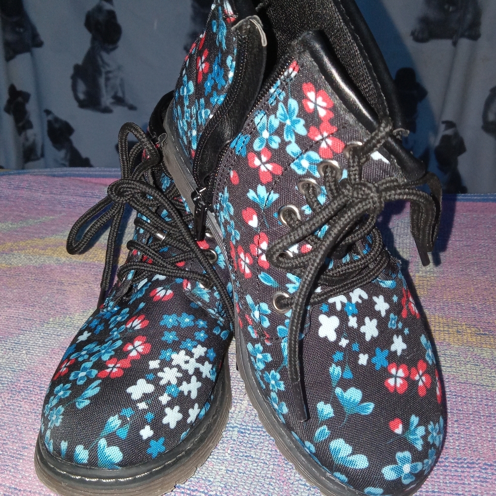 Girls Blue and Red Flower Boots